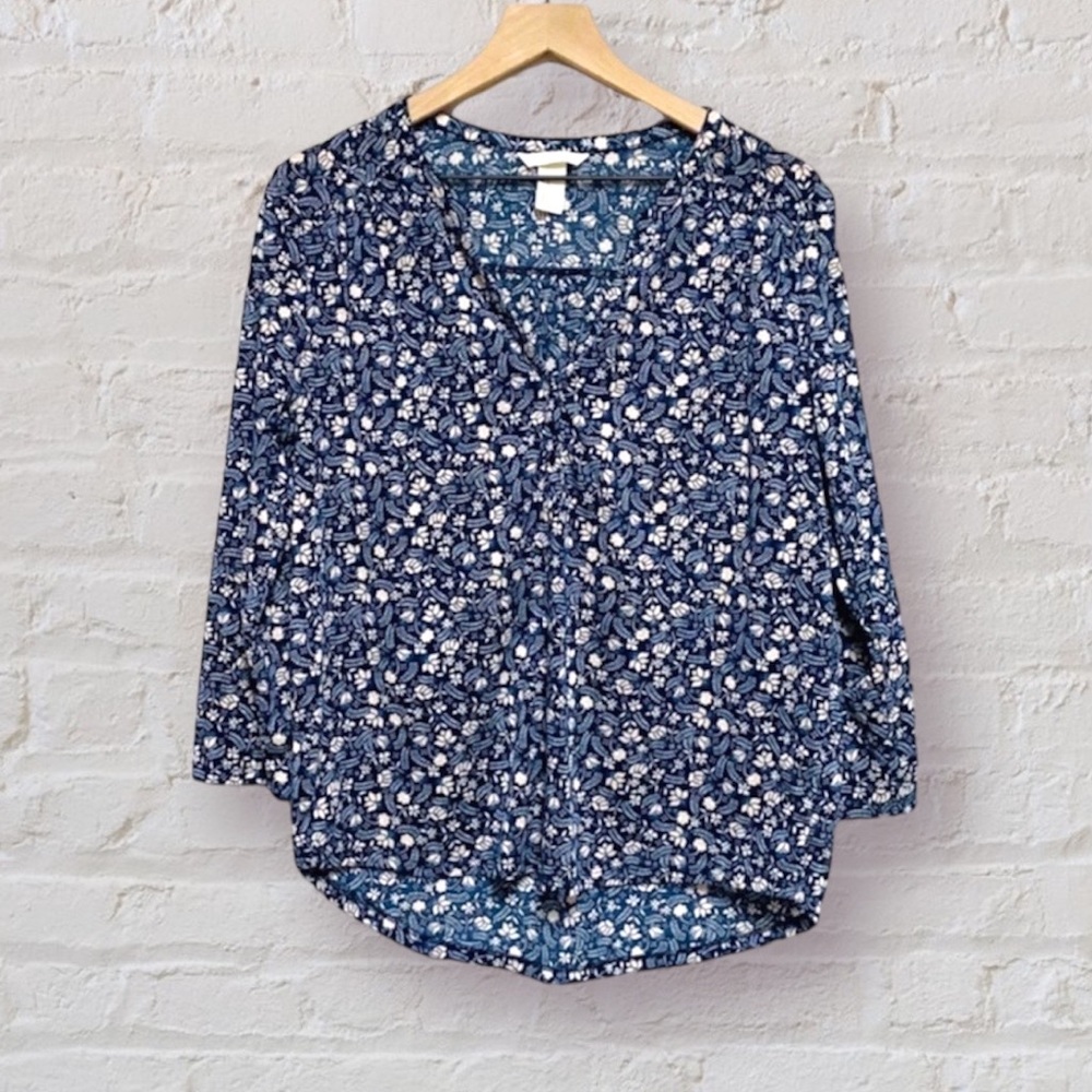 H&M Blue Floral V Neck Top Sz M